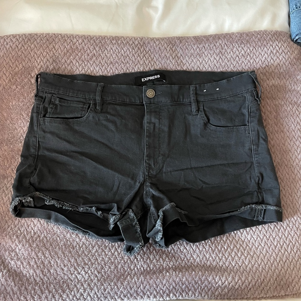 Express Shorts